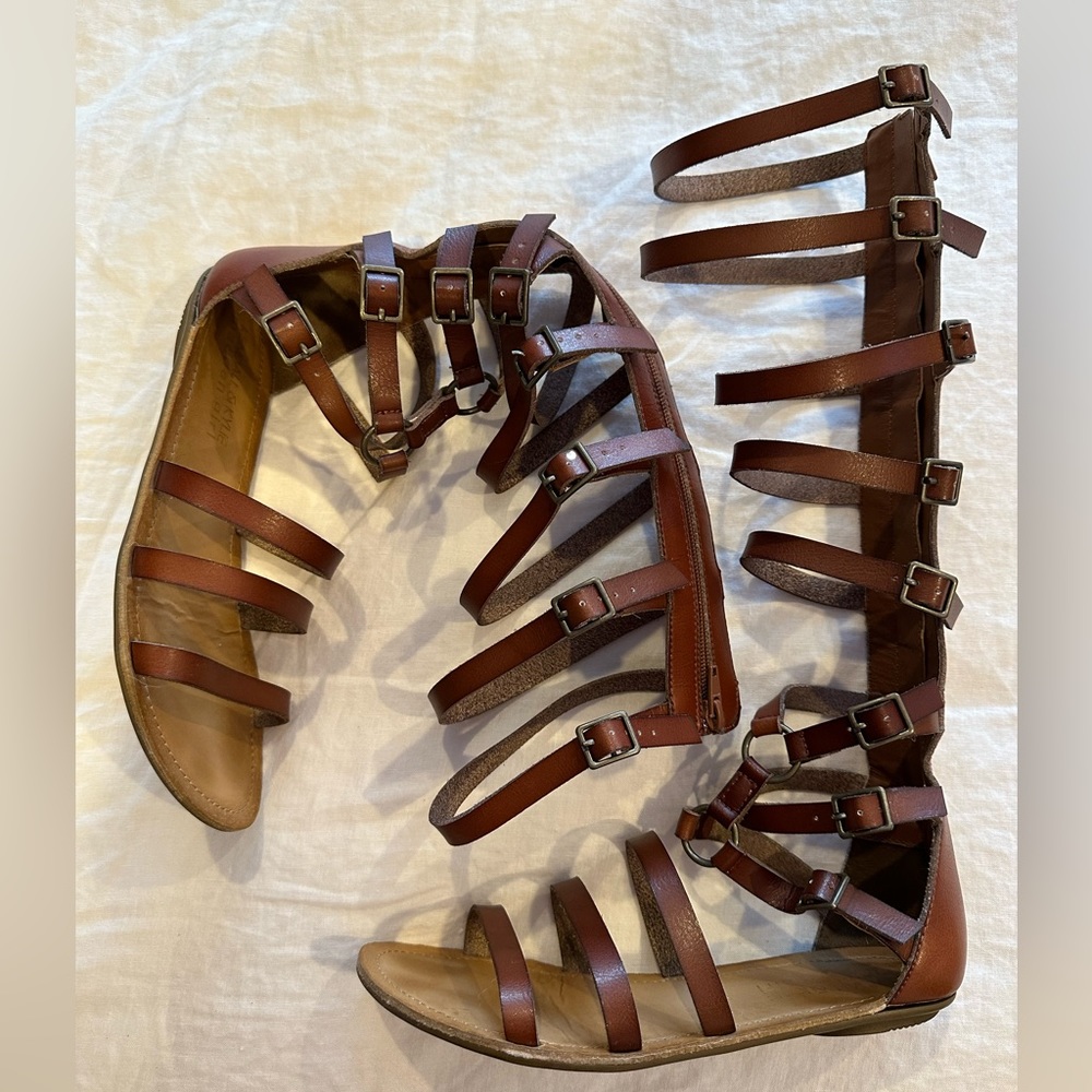 Kendall & Kylie Madden Girl ‘seriious’ Sandal (Gladiator sandal)